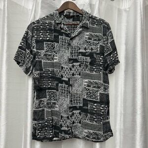 Vintage Re-mastered Black & White Button Down Size M